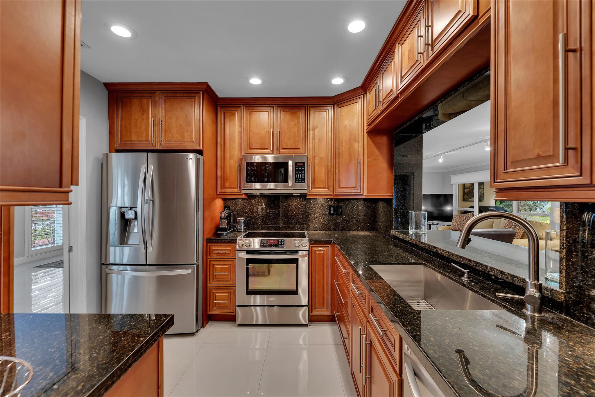 Palm Club Co-Op - Residential