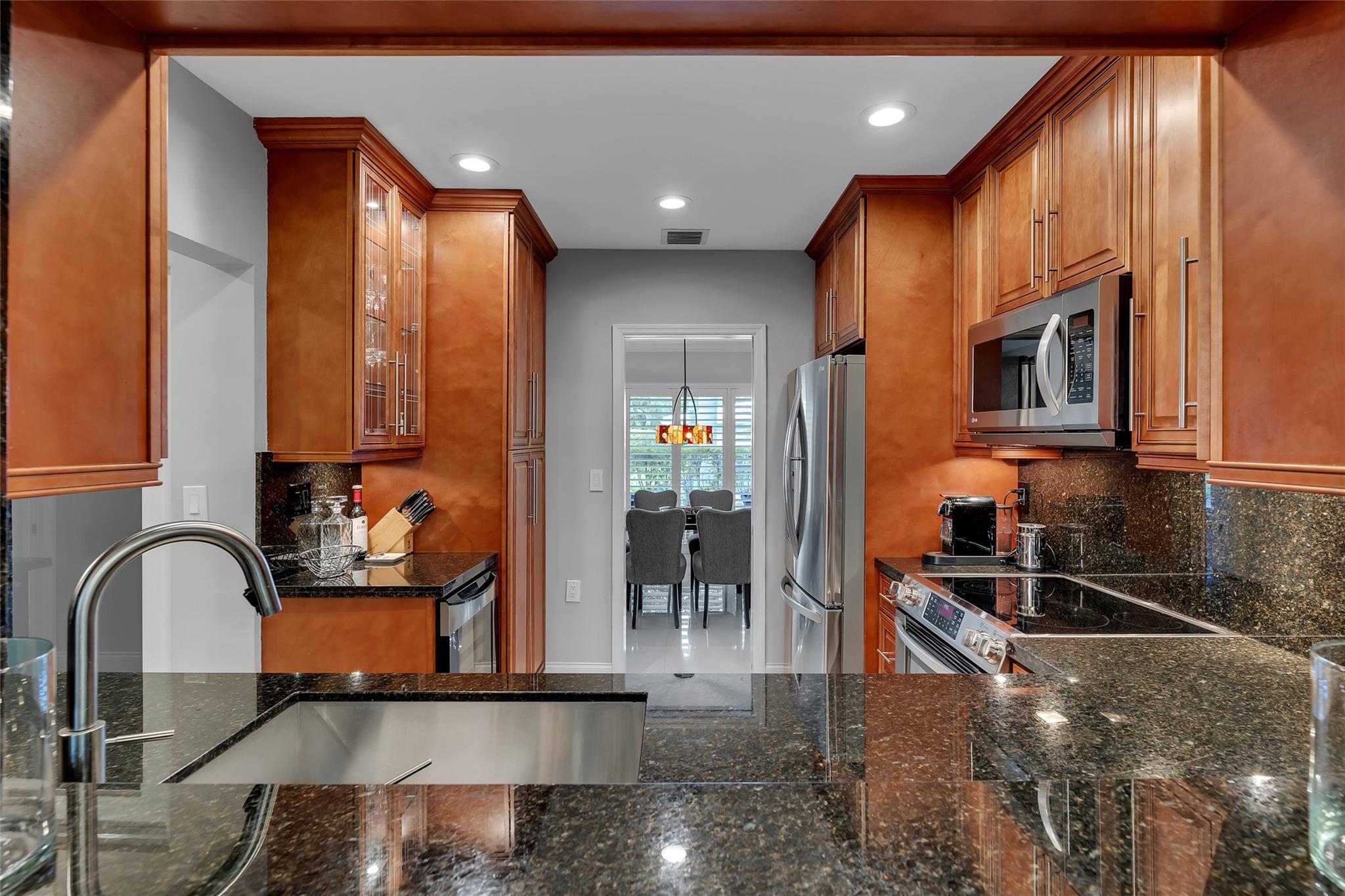 Palm Club Co-Op - Residential