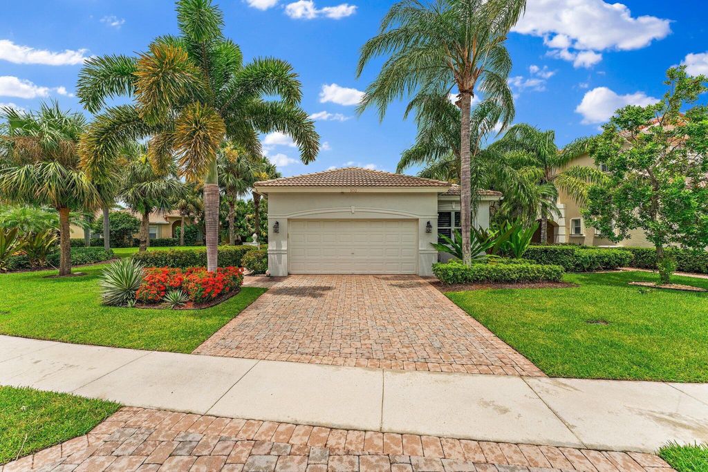 Photo of 102 Isle Verde Way, Palm Beach Gardens, FL 33418 (MLS # R11053484)