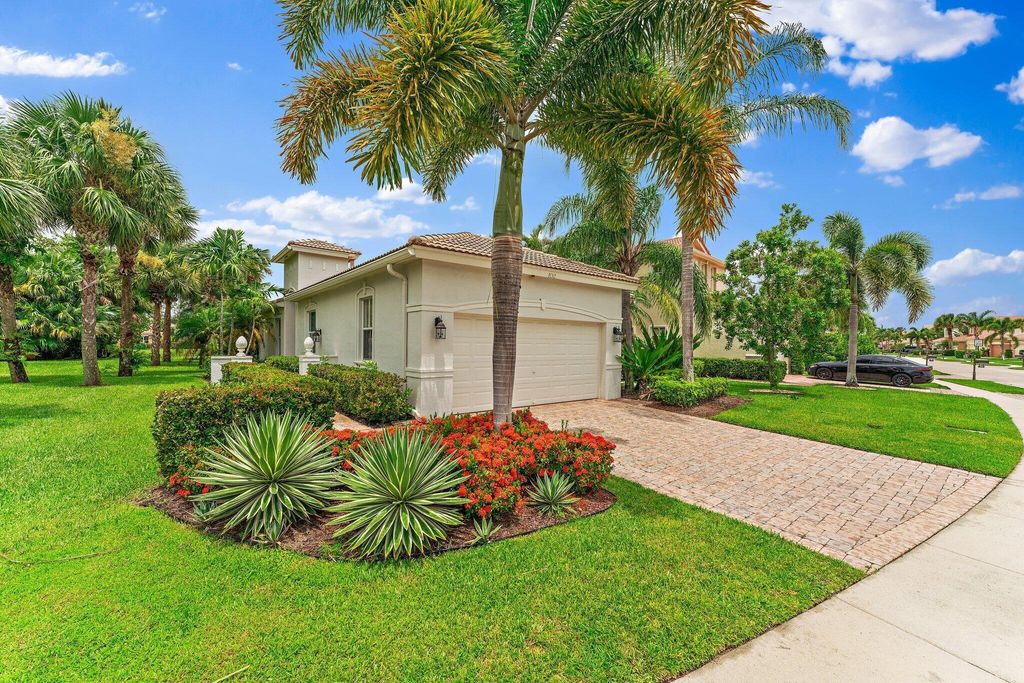 Photo of 102 Isle Verde Way, Palm Beach Gardens, FL 33418 (MLS # R11053484)