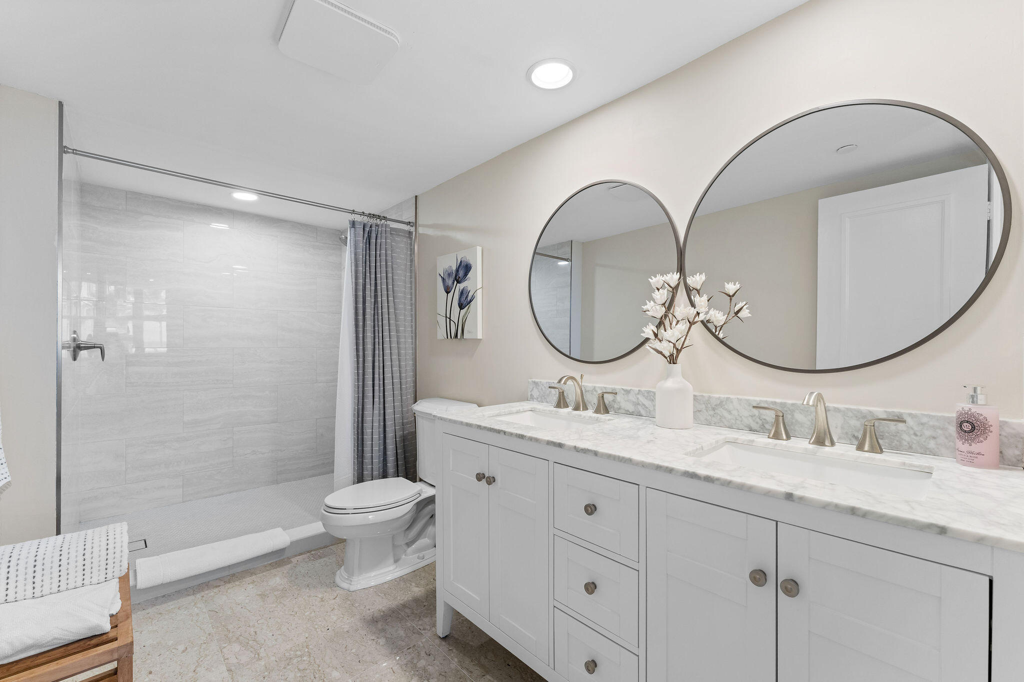 BRIGADOON CONDO - Residential