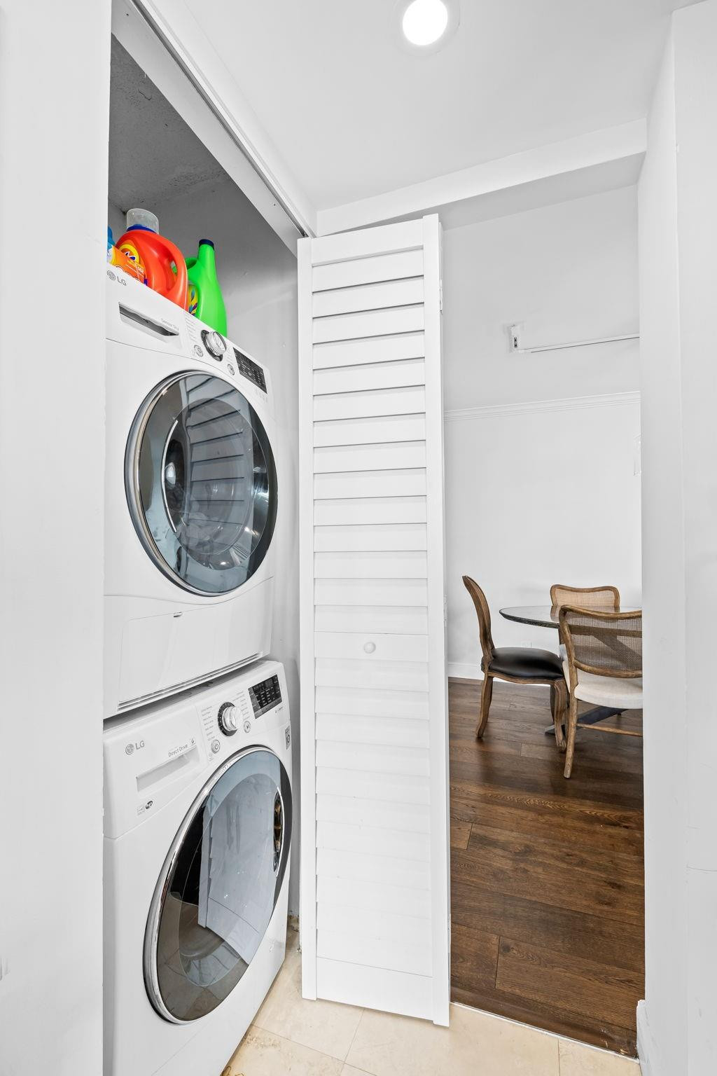 VANTAGE VIEW CONDO - Residential Lease