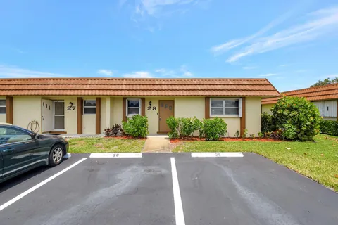 5730 Fernley Drive E Unit 28, West Palm Beach, FL MLS: R11092816