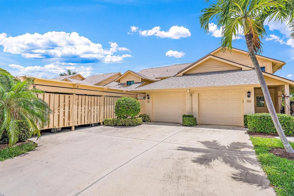 Photo of 17109 Waterbend Drive #122, Jupiter, FL 33477 (MLS # R10954230)