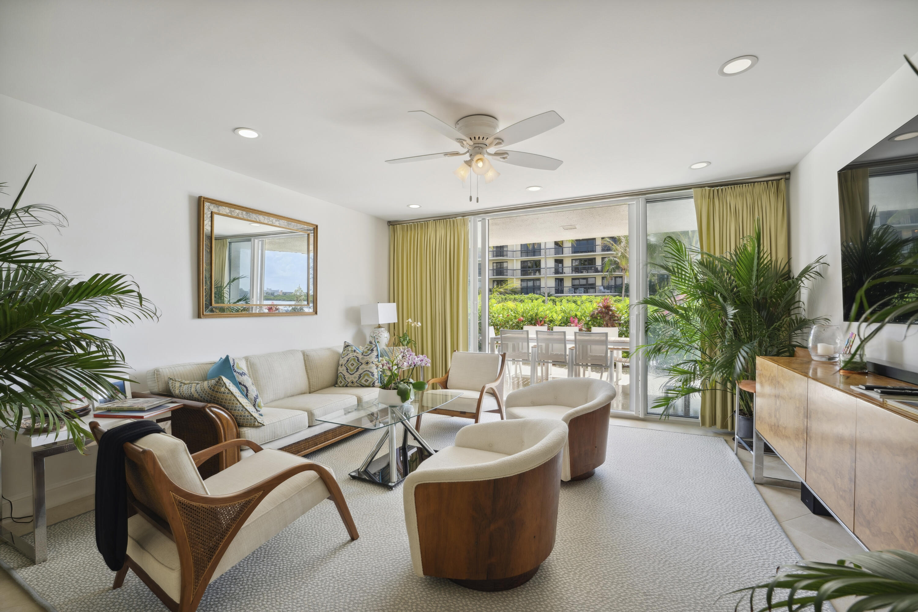 CARLYLE HOUSE CONDO - Residential Lease
