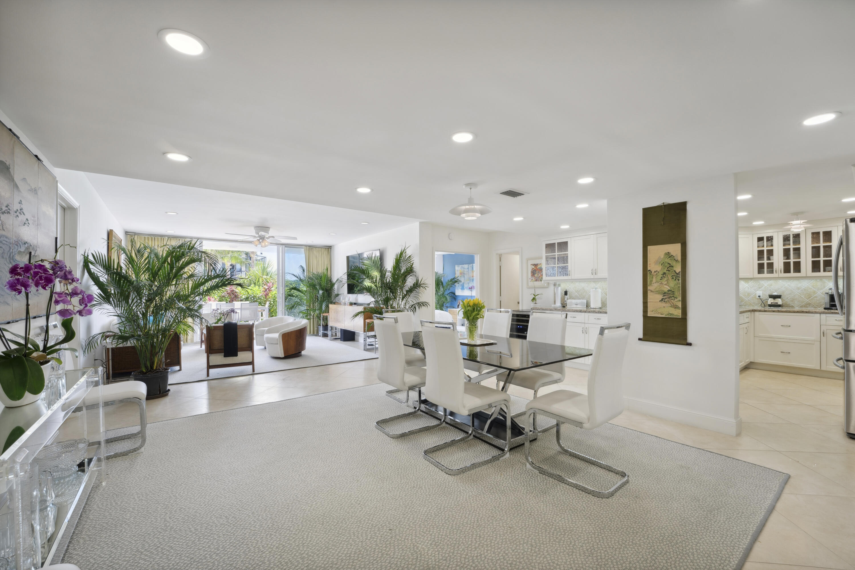 CARLYLE HOUSE CONDO - Residential Lease