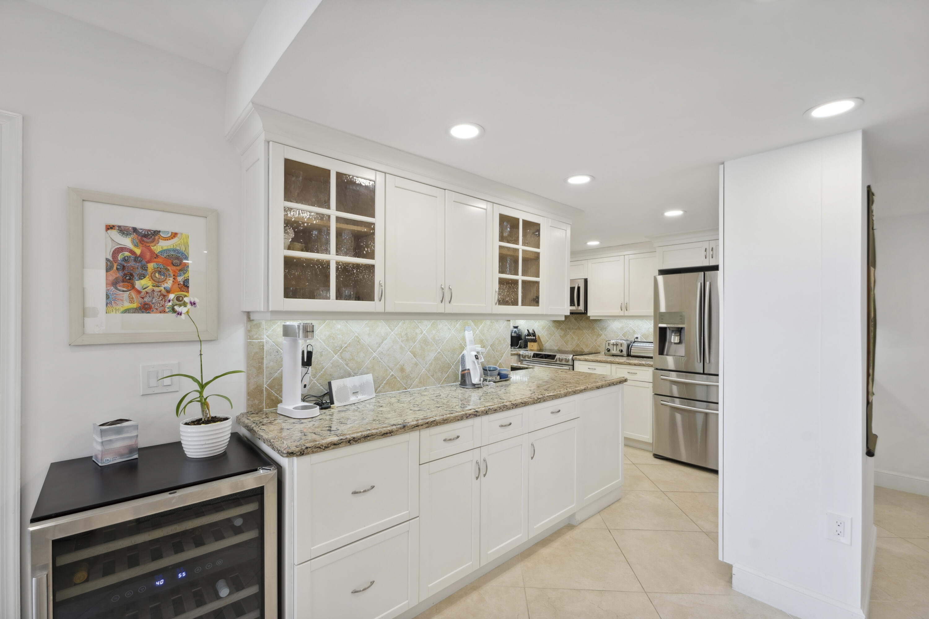 CARLYLE HOUSE CONDO - Residential Lease