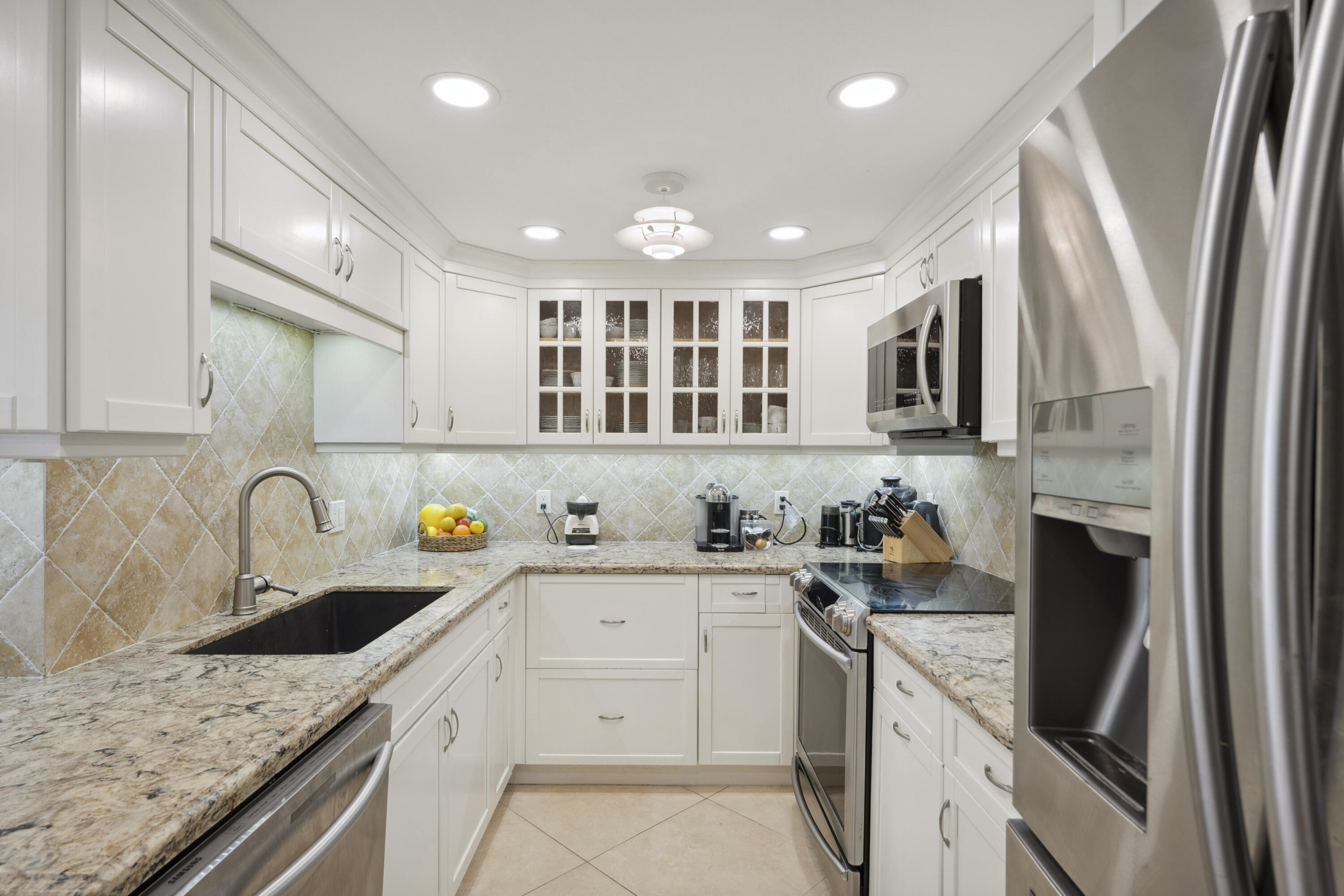CARLYLE HOUSE CONDO - Residential Lease