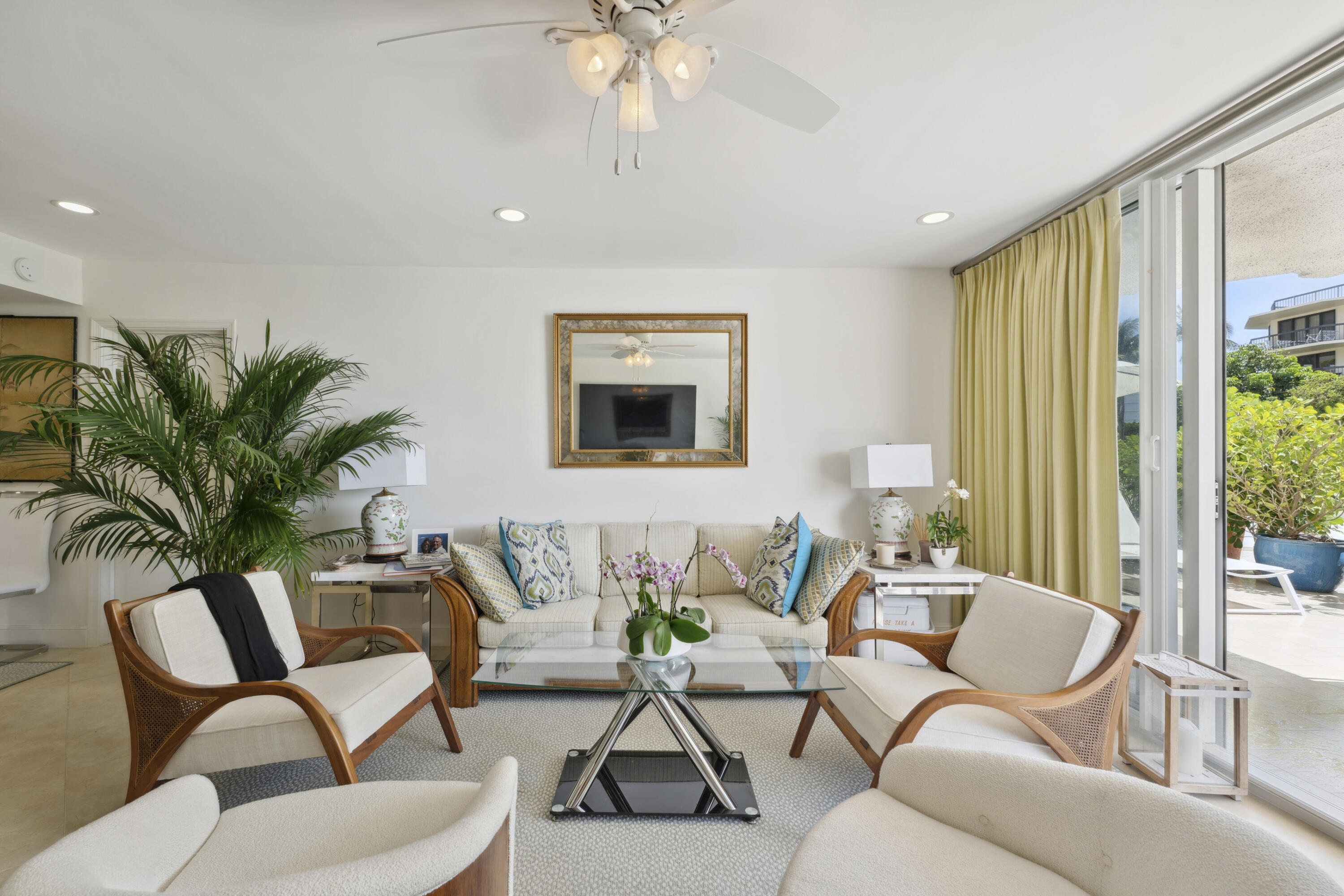 CARLYLE HOUSE CONDO - Residential Lease