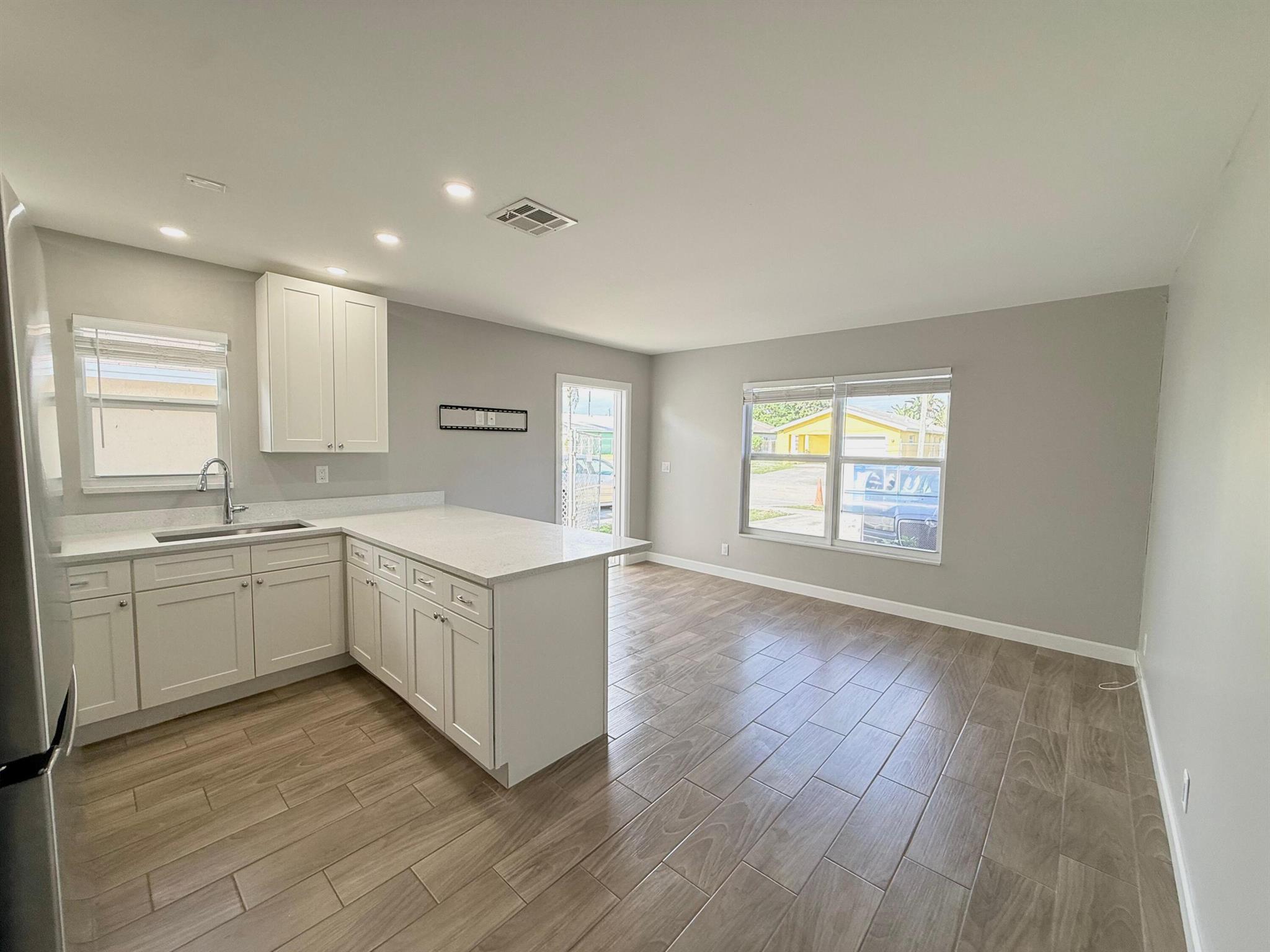 INLET CITY IN - Residential Lease