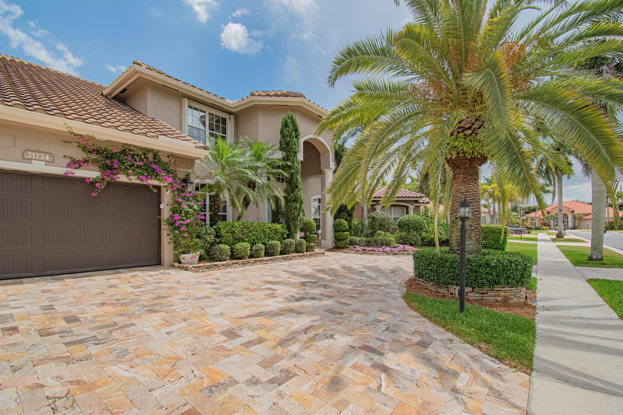 21734 Fall River Drive