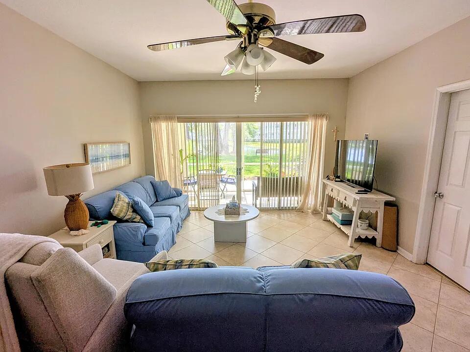 Photo of 134 CYPRESS POINT Drive #134, Palm Beach Gardens, FL 33418 (MLS # B26071648)