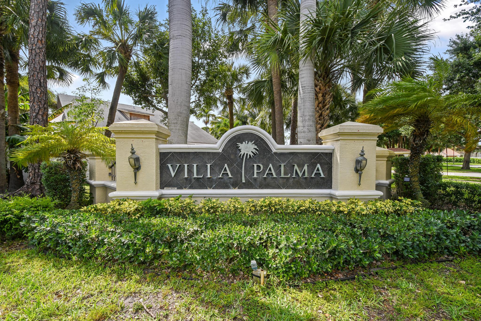 4576 Thornwood Circle