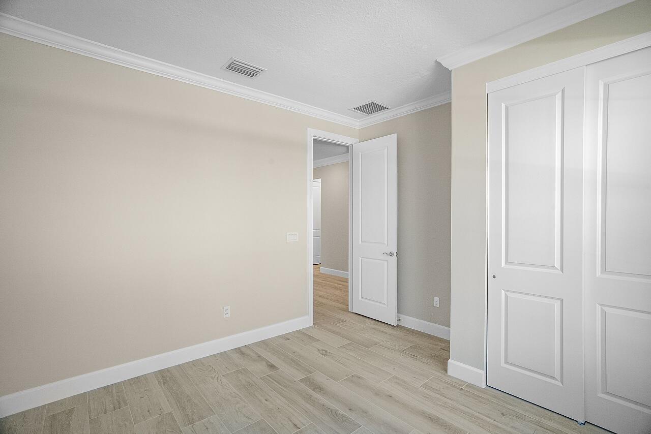 HARBOR ISLE PHASE 1 - Residential Lease