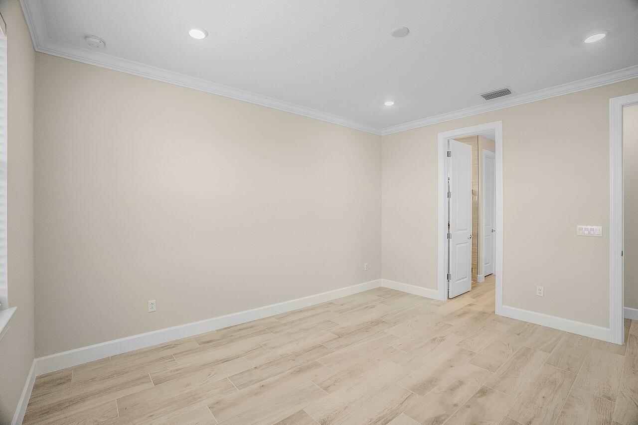 HARBOR ISLE PHASE 1 - Residential Lease