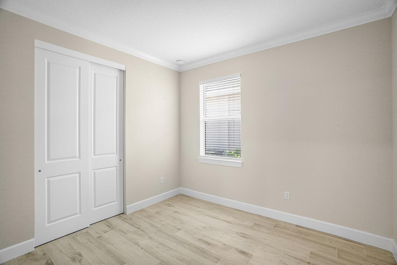 HARBOR ISLE PHASE 1 - Residential Lease