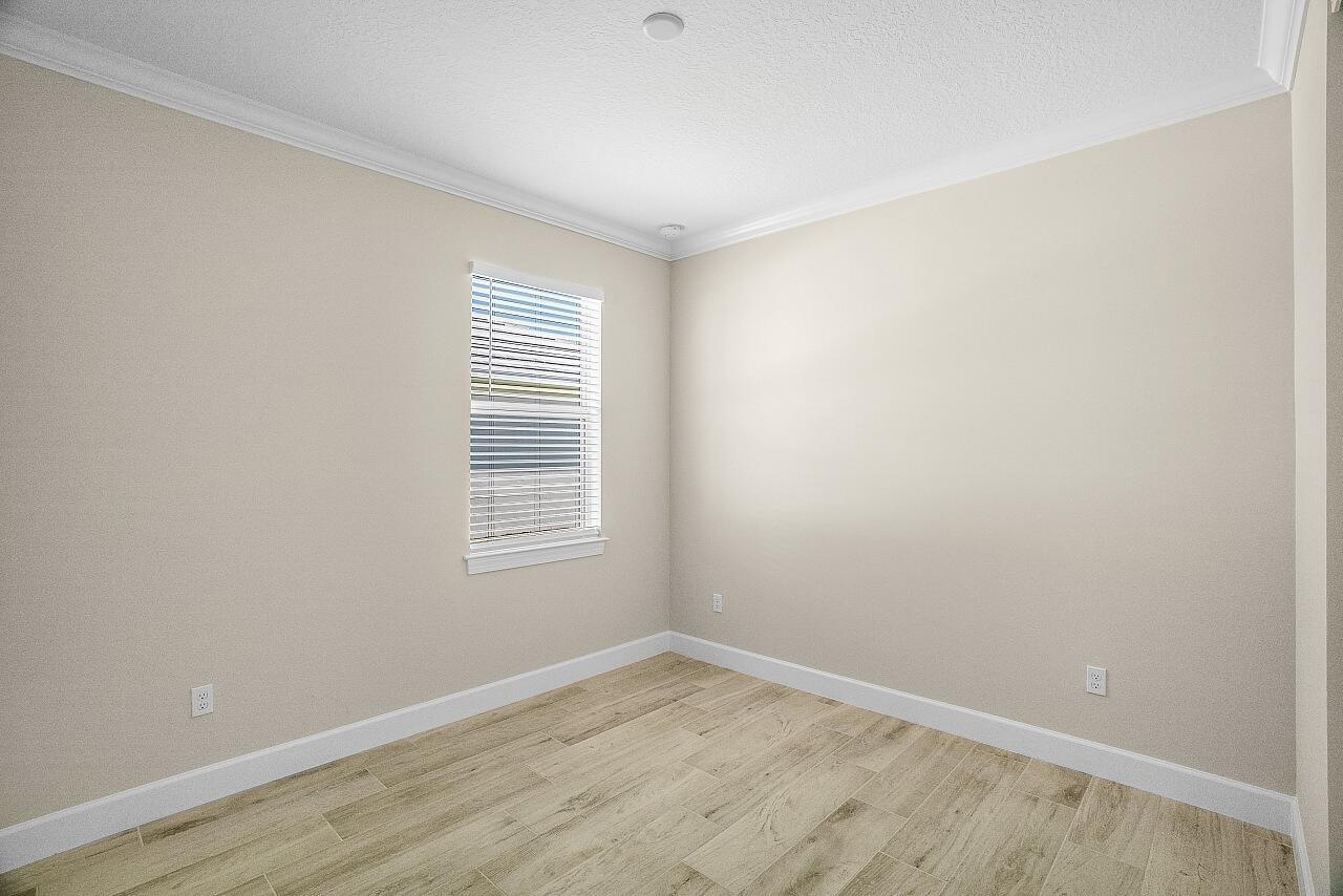 HARBOR ISLE PHASE 1 - Residential Lease