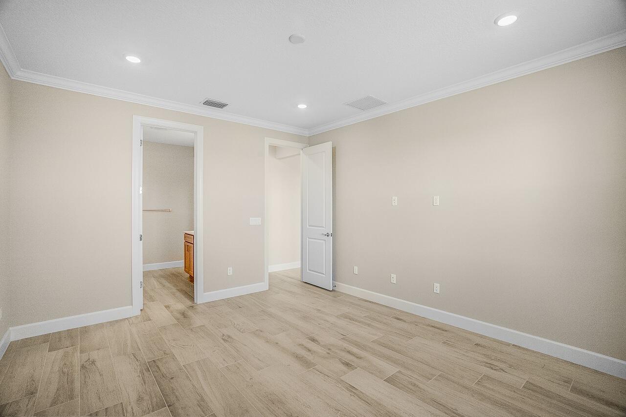 HARBOR ISLE PHASE 1 - Residential Lease