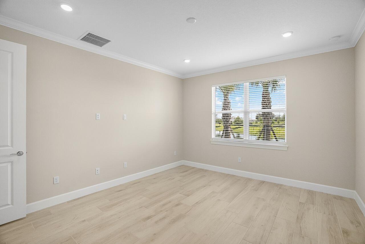 HARBOR ISLE PHASE 1 - Residential Lease