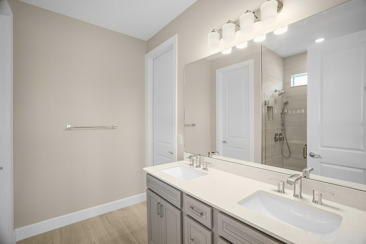 HARBOR ISLE PHASE 1 - Residential Lease