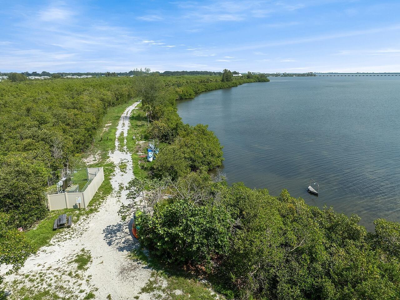 HARBOR ISLE PHASE 1 - Residential Lease