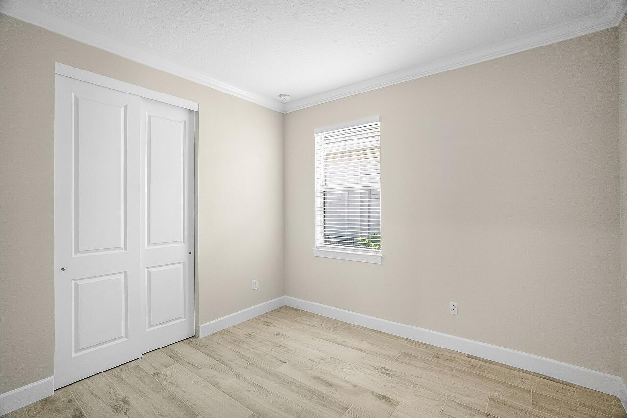 HARBOR ISLE PHASE 1 - Residential Lease