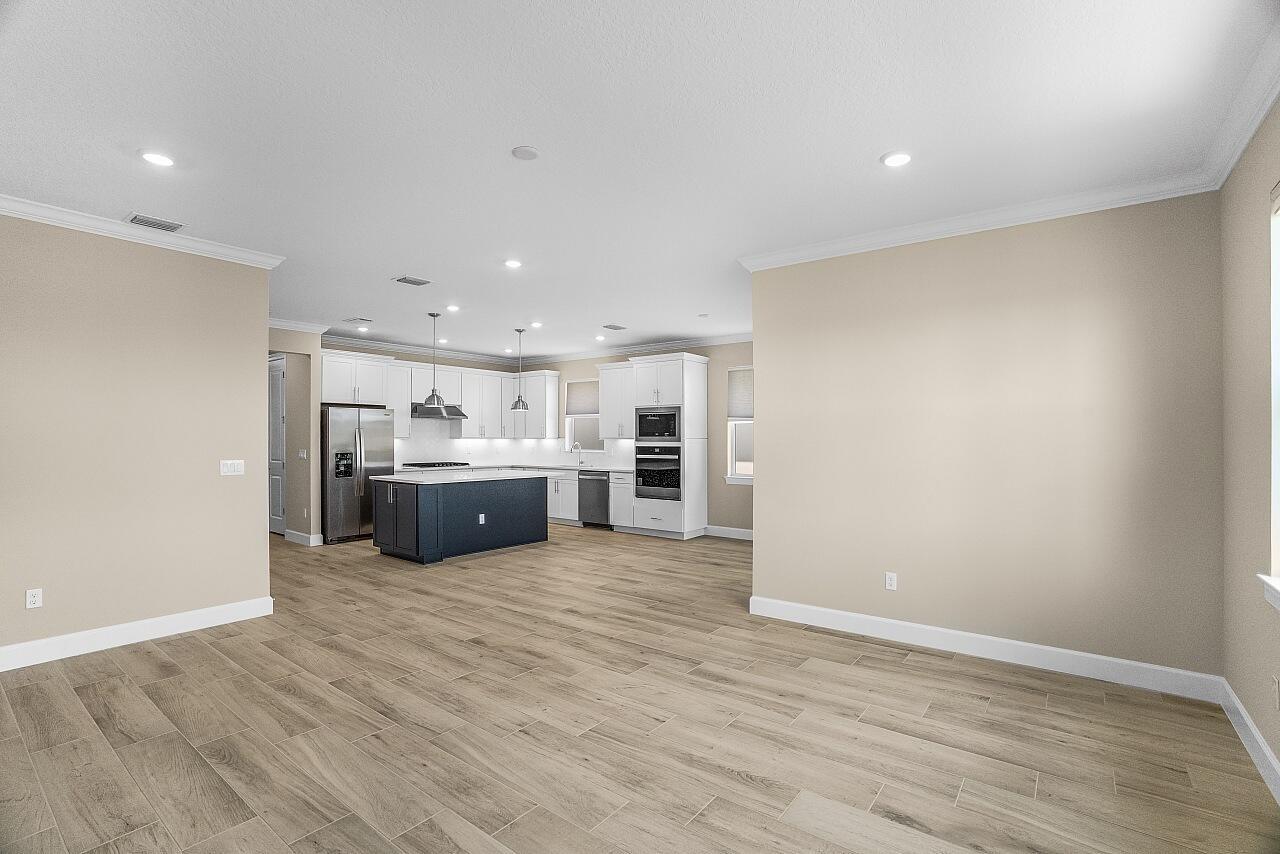 HARBOR ISLE PHASE 1 - Residential Lease