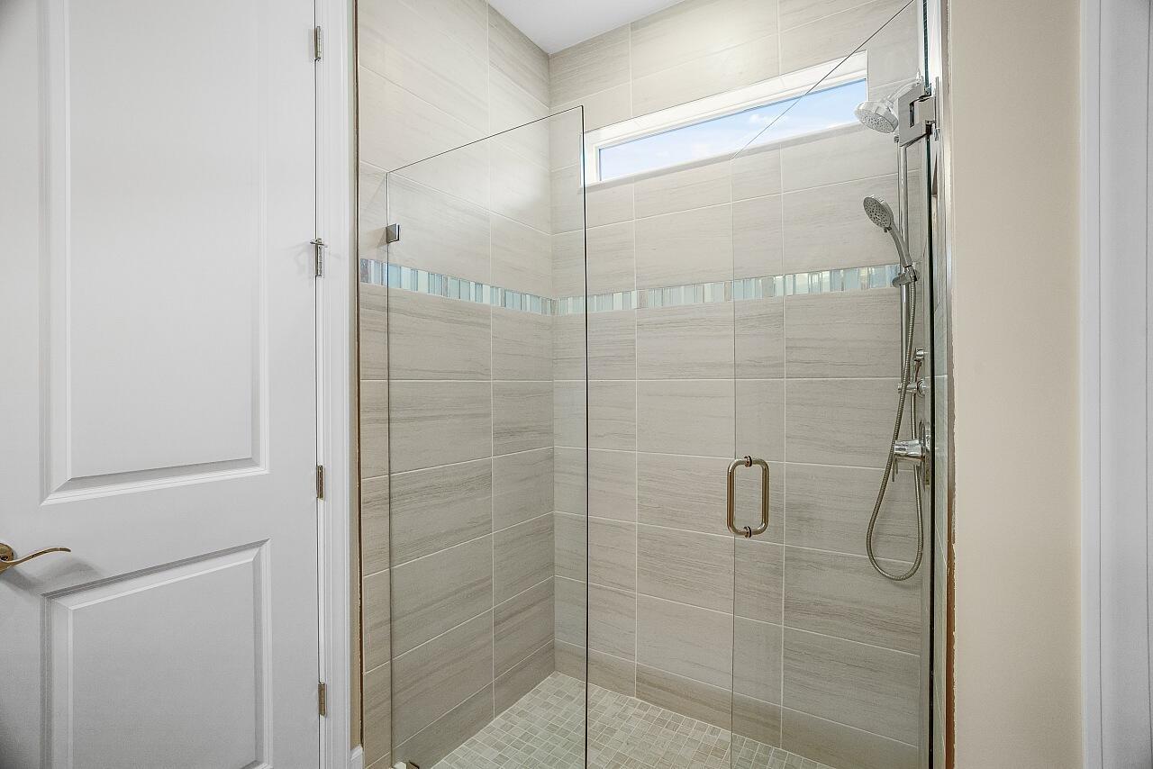 HARBOR ISLE PHASE 1 - Residential Lease