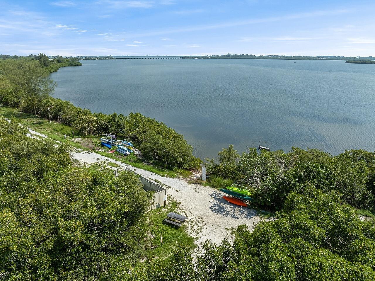 HARBOR ISLE PHASE 1 - Residential Lease