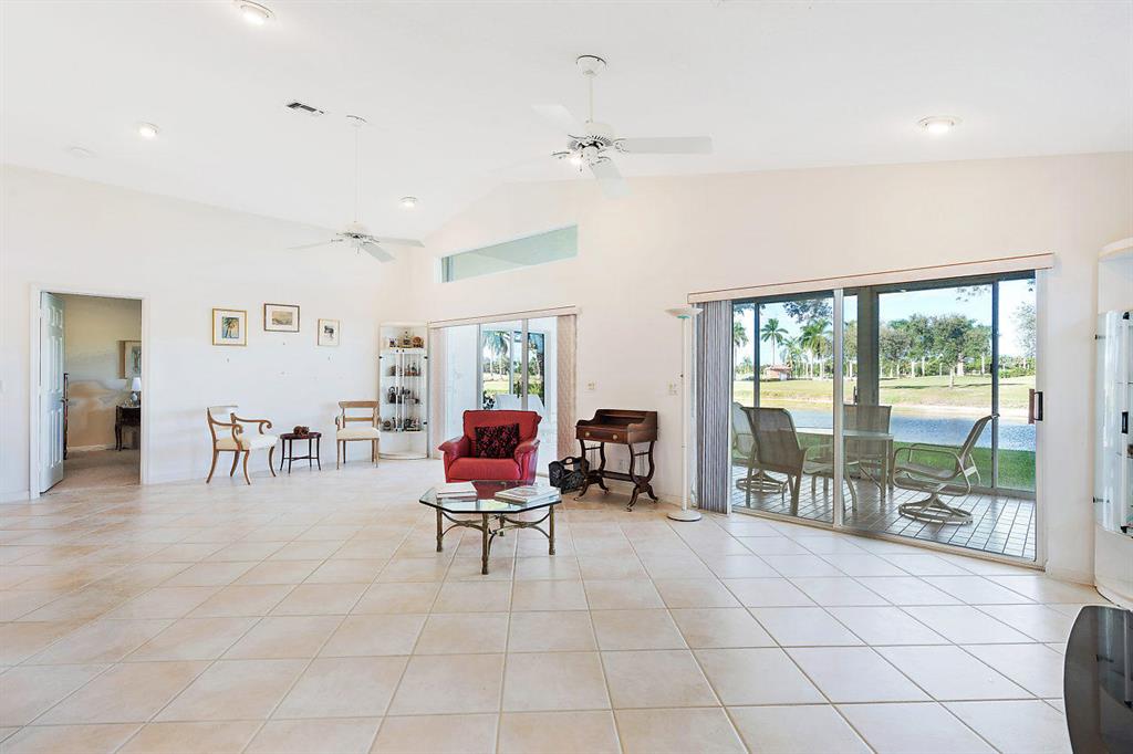 LAKERIDGE GREENS AT PIPERS GLEN - Residential