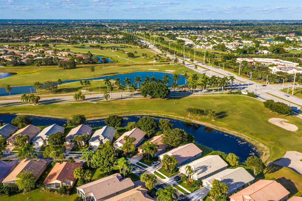 LAKERIDGE GREENS AT PIPERS GLEN - Residential
