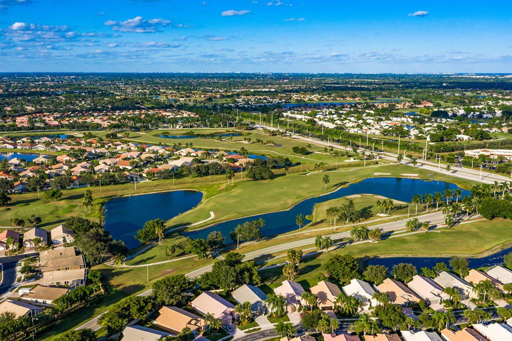 LAKERIDGE GREENS AT PIPERS GLEN - Residential