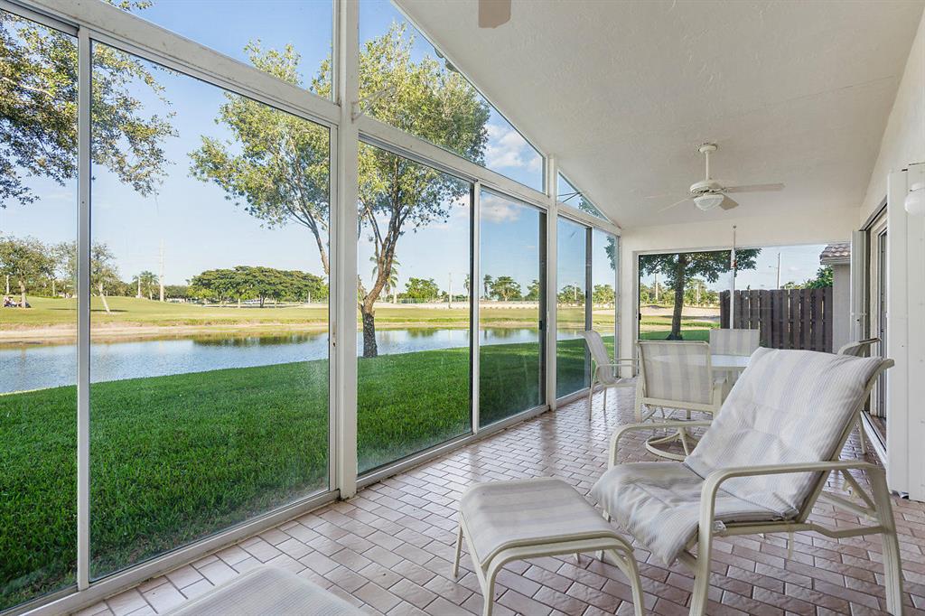 LAKERIDGE GREENS AT PIPERS GLEN - Residential