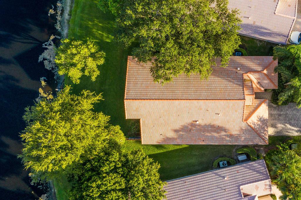 LAKERIDGE GREENS AT PIPERS GLEN - Residential