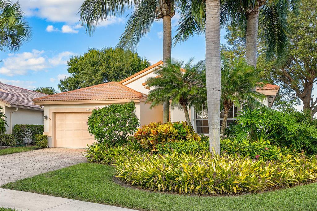 LAKERIDGE GREENS AT PIPERS GLEN - Residential
