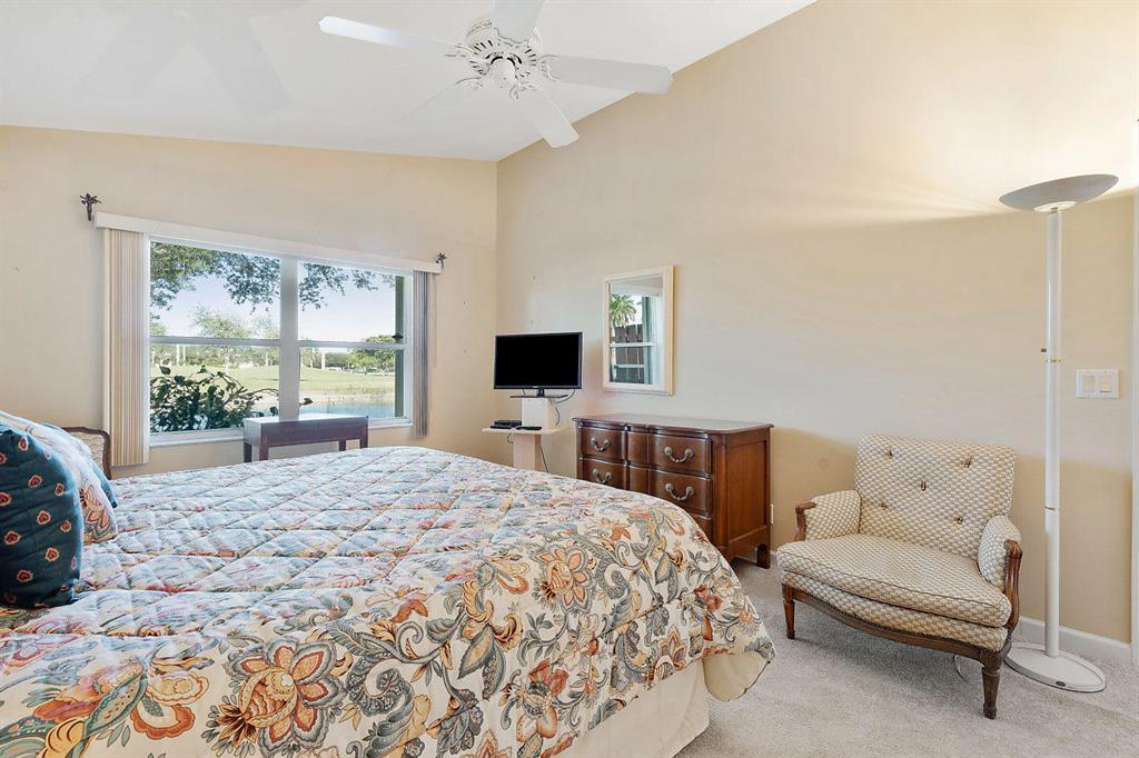 LAKERIDGE GREENS AT PIPERS GLEN - Residential