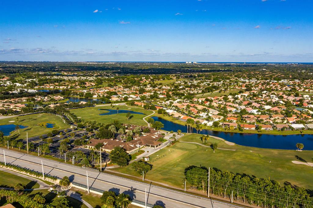 LAKERIDGE GREENS AT PIPERS GLEN - Residential