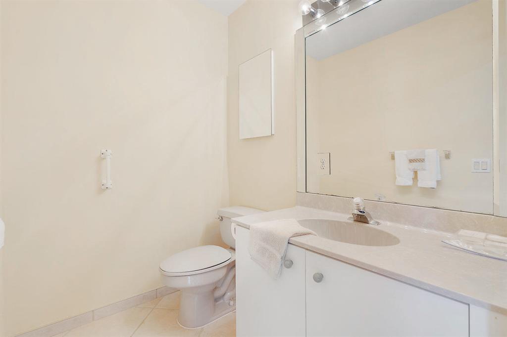 LAKERIDGE GREENS AT PIPERS GLEN - Residential