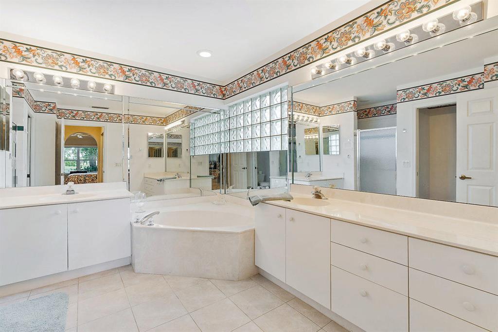 LAKERIDGE GREENS AT PIPERS GLEN - Residential