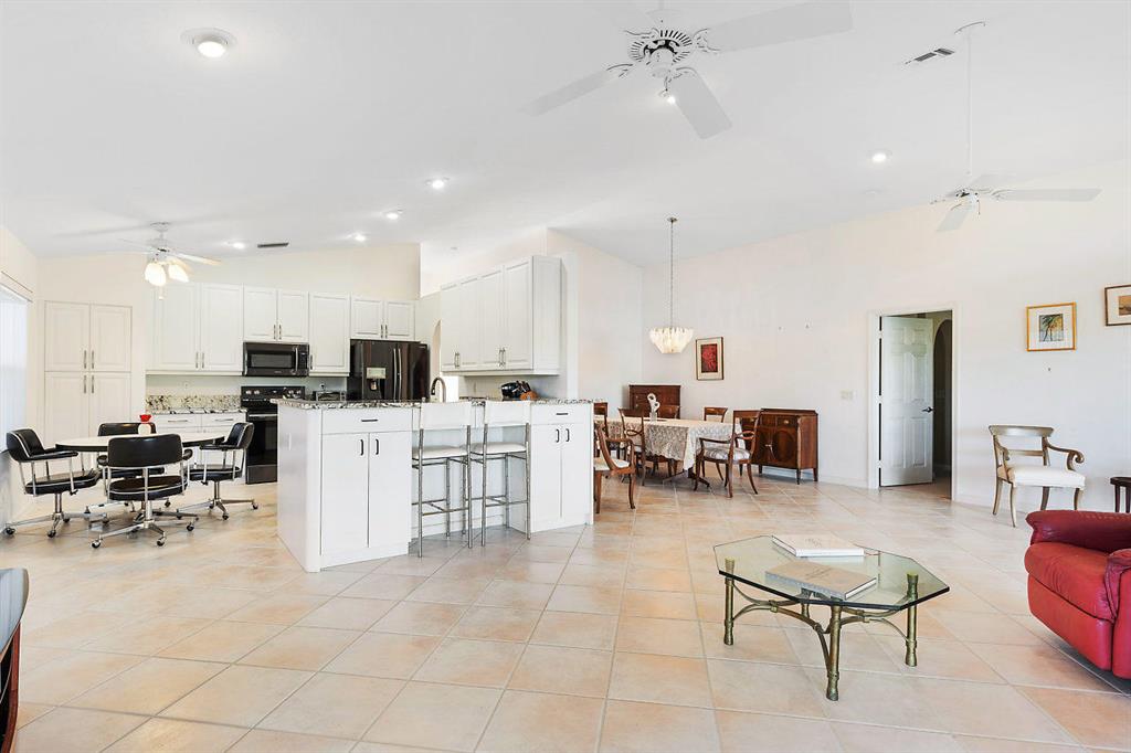 LAKERIDGE GREENS AT PIPERS GLEN - Residential