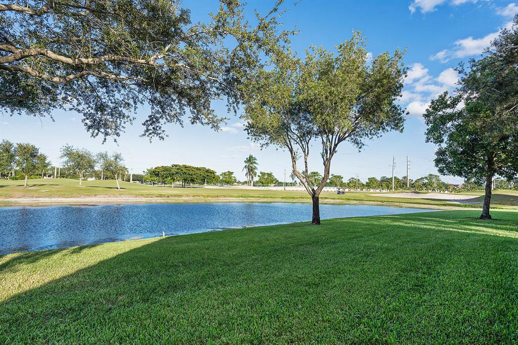 LAKERIDGE GREENS AT PIPERS GLEN - Residential