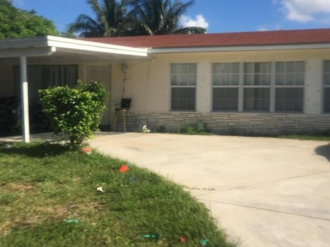 1643 44th Street West Palm Beach FL 33407