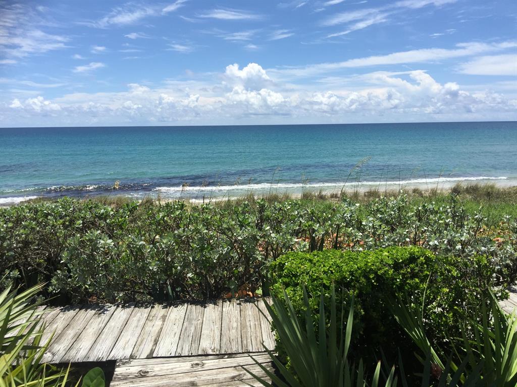 RESIDENCES AT SLOANS CURVE - Residential