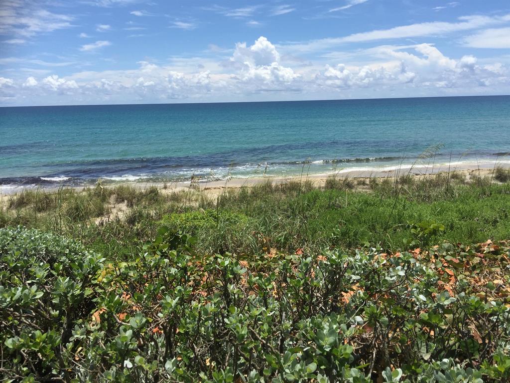 RESIDENCES AT SLOANS CURVE - Residential