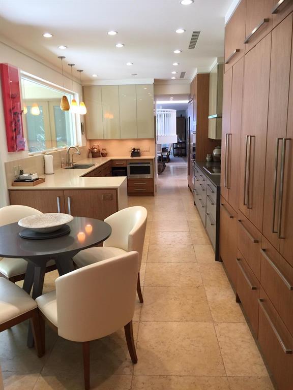 RESIDENCES AT SLOANS CURVE - Residential