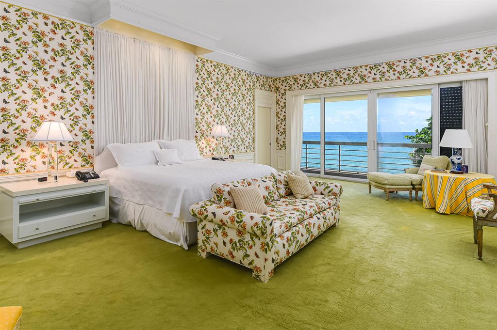 RESIDENCES AT SLOANS CURVE - Residential