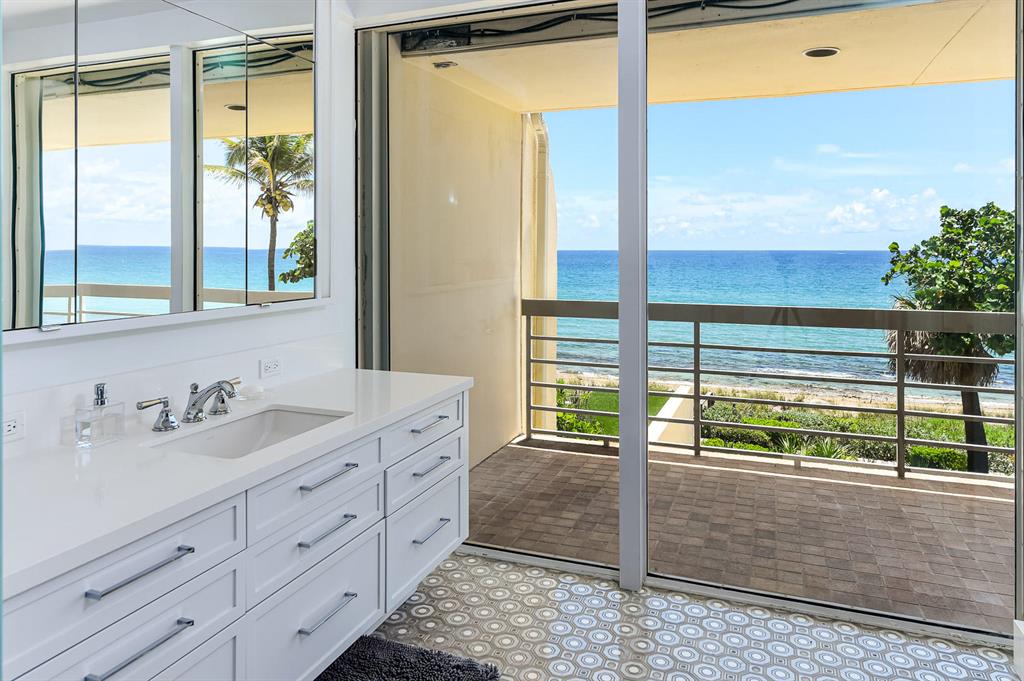 RESIDENCES AT SLOANS CURVE - Residential