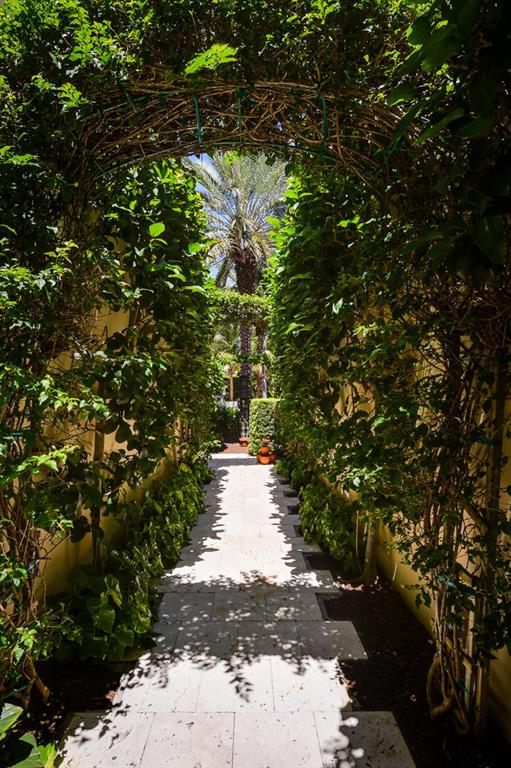 RESIDENCES AT SLOANS CURVE - Residential