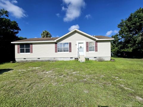 A home in Okeechobee