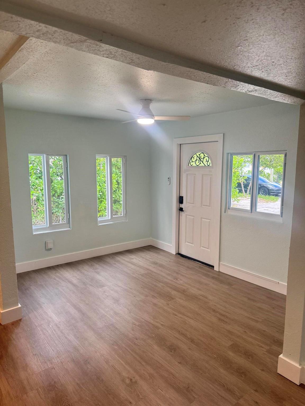 COLONIAL ESTS - Residential Lease